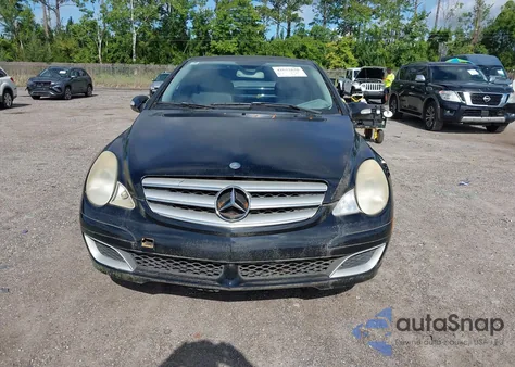2006 Mercedes-Benz R 500 4Matic z USA, uszkodzony, nr VIN 4JGCB75E96A025935